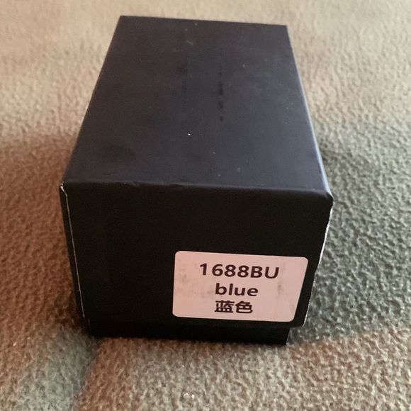 NIB Men’s Burk black and blue sports watch. Water resistant. Has Warranty card - Picture 9 of 10